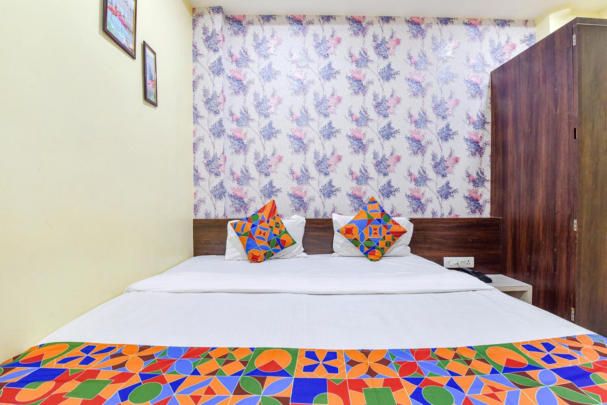 Fabexpress A2 And Restro Hotel Indore Exterior photo