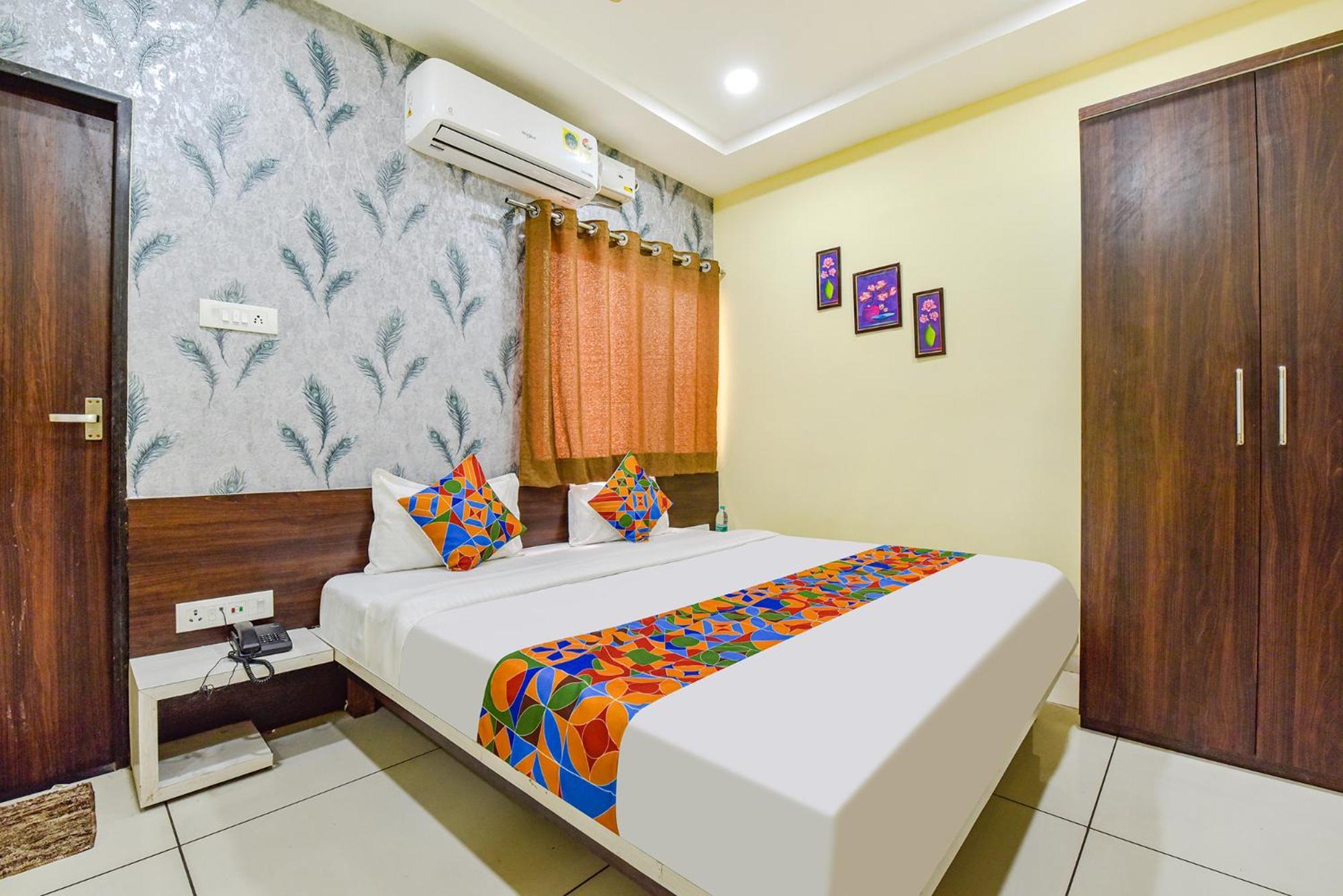 Fabexpress A2 And Restro Hotel Indore Exterior photo