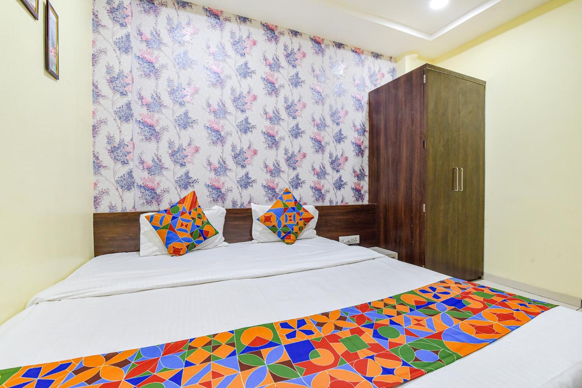 Fabexpress A2 And Restro Hotel Indore Exterior photo