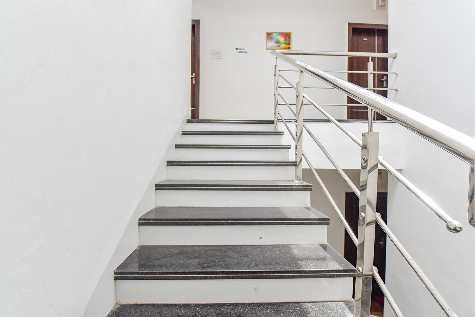 Fabexpress A2 And Restro Hotel Indore Exterior photo